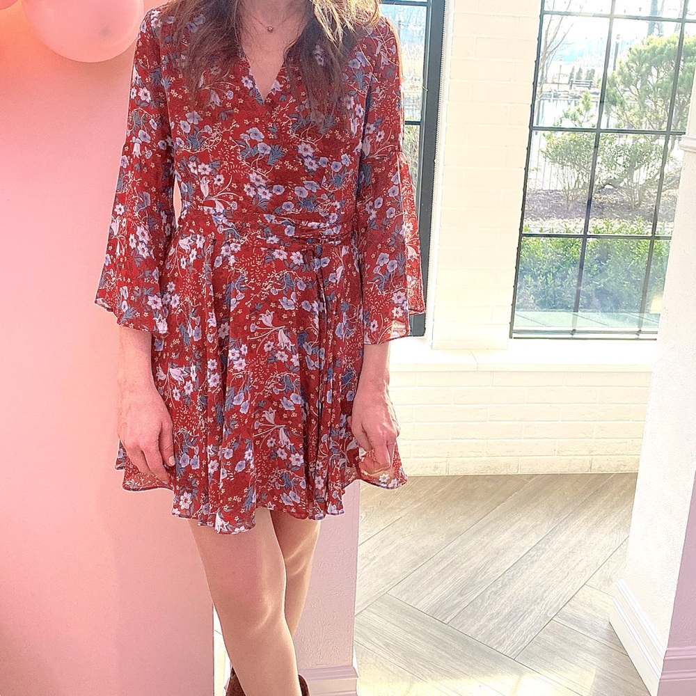 ESSUE // Floral Mini Dress